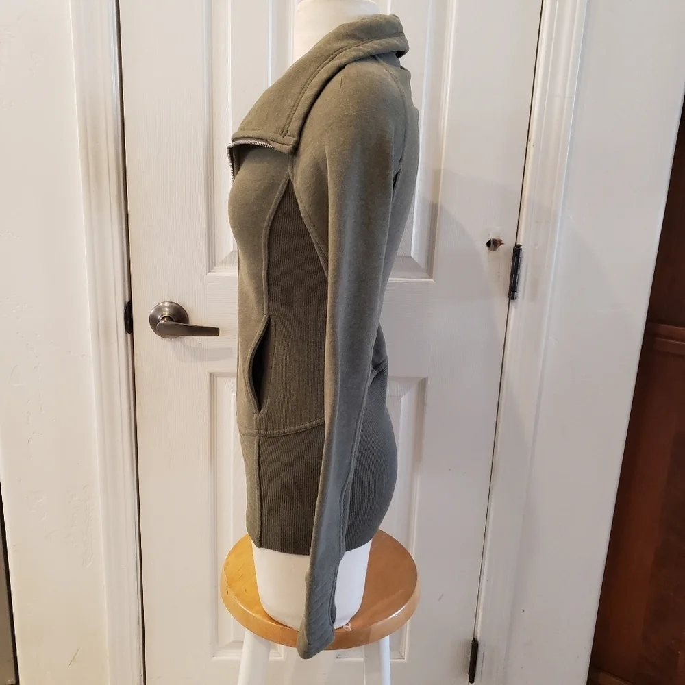 Lululemon Radiant Jacket II Heathered Fatigue Green